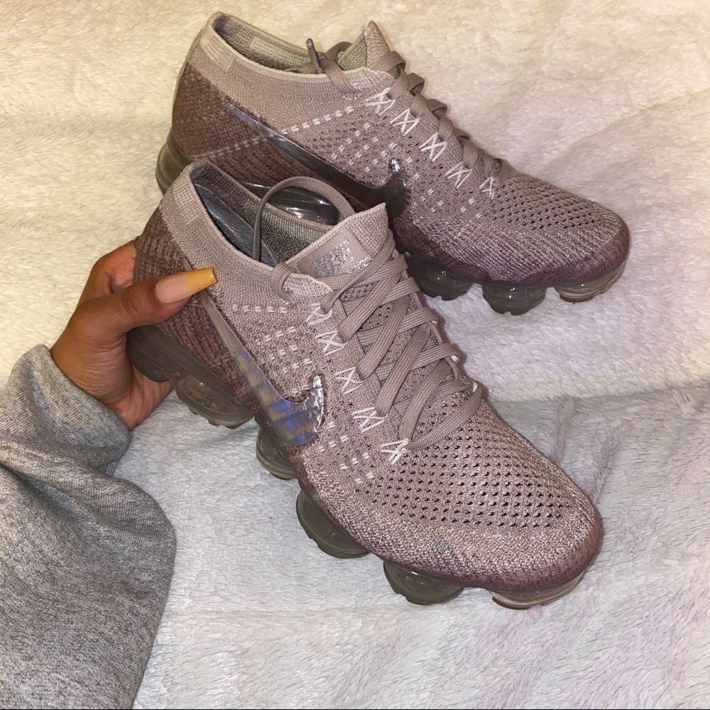 NIKE VAPORMAX FLYKNIT